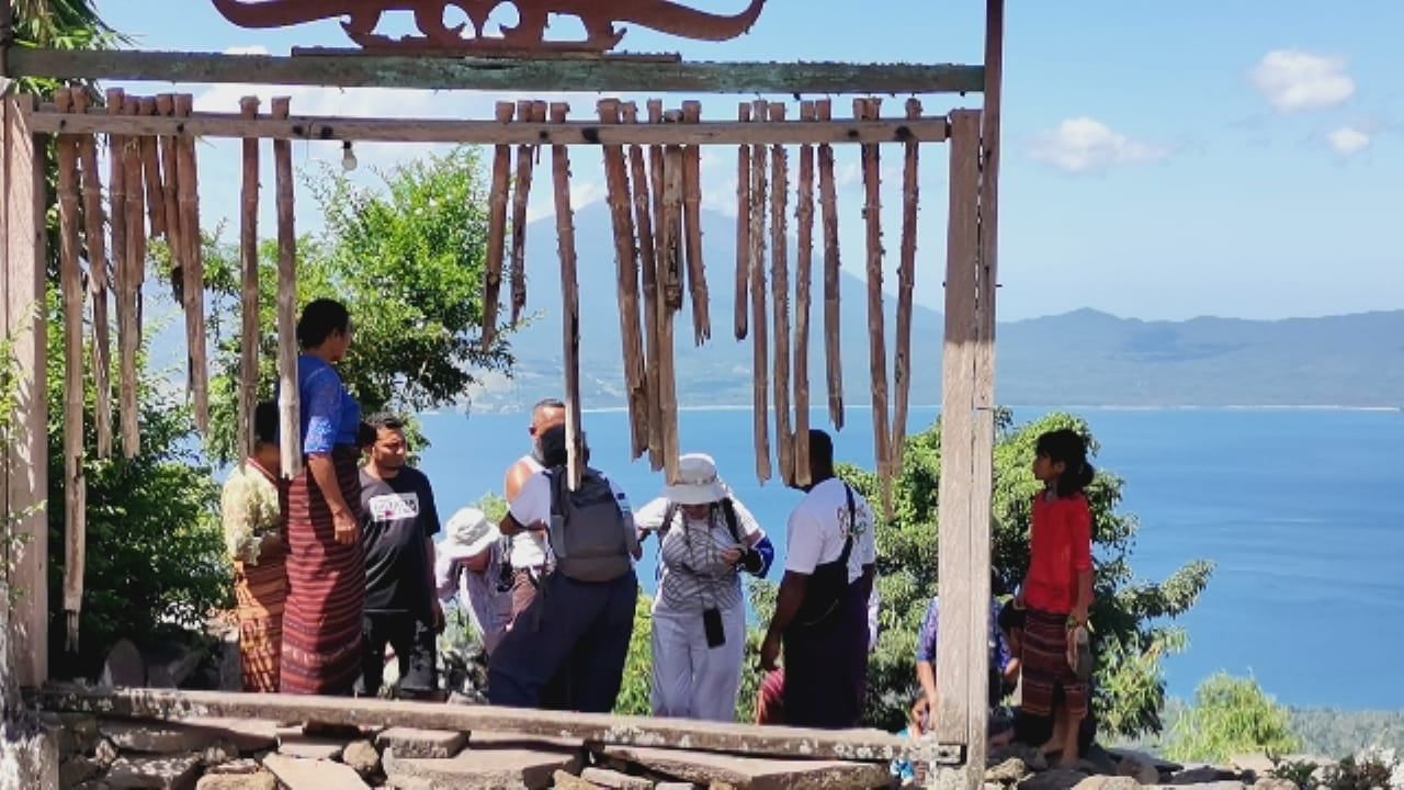 Kampung Adat Lamahelan